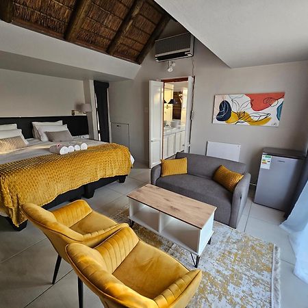 Bettie'S Luxury Lodge Kroonstad Eksteriør billede
